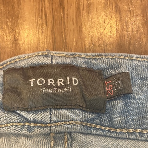 Torrid Light Blue Women's Straight-Leg Jeans size 26T - Picture 3 of 5